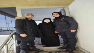 Karlıovada polisler şehit ailelerini ziyaret etti
