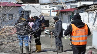 Karsta selden etkilenen bölgede hasar tespiti yapılıyor