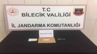 Kavga ihbarına giden jandarma uyuşturucu operasyonu düzenledi