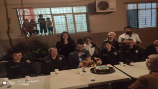 Kavga ihbarına giden polislere sürpriz kutlama