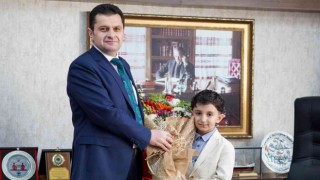 Kaygusuz, makamını Abid Çokgeze devretti