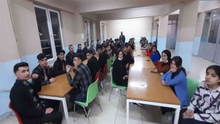 Kaymakam Demirer öğrencilerle iftarda bir araya geldi