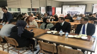 Kaymakam Memiş, öğrencilerle birlikte iftar yaptı