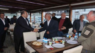 Kaymakam Ünal ve Başkan Şahin muhtarlarla iftarda bir araya geldi