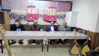 Kaymakam Uyar bağlama kursunu ziyaret etti