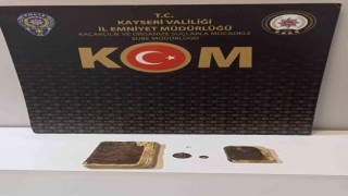 Kayseride piyasa değeri 3 milyon TL olan 5 asırlık 2 adet Kuran-ı Kerim ele geçirildi