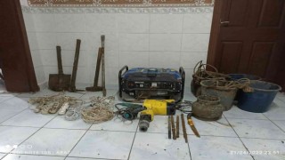 Kazarken yakalandılar