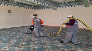 Kiliste camilerde Ramazan temizliği sürüyor