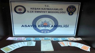 Kıraathane denetimine kumar oynarken yakalandılar