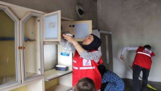 Kızılay, Cizrede ihtiyaç sahibi ailenin evini onararak bayrama hazırladı