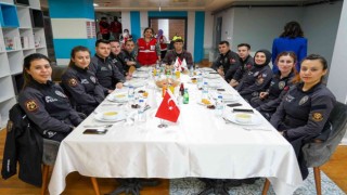 Kızılaydan Polis Haftasına özel jest