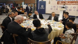 Kocaelide yetimler günü iftarına yüzlerce kişi katılım gösterdi