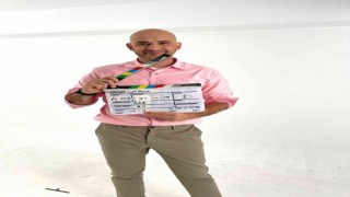 Komedyen Rıfat Karlova, dünyaya Çince öğretiyor