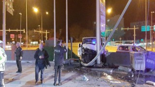 Kontrolden çıkan araç benzinliğe daldı