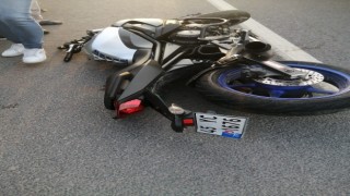 Kontrolden çıkan motosiklet devrildi: 1i ağır 2 yaralı