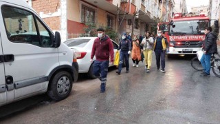 Küçükçekmecede 5 kişilik aile, yangında dumandan etkilendi