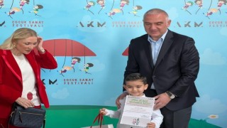 Kültür ve Turizm Bakanı Ersoy, resim yarışması ödül törenine katıldı