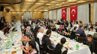 Kütahya protokolü Romanlarla iftarda bir araya geldi