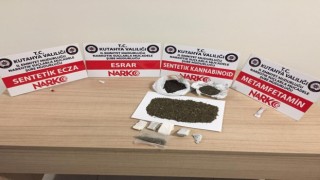 Kütahyada 3 kişinin üzerinden uyuşturucu çıktı