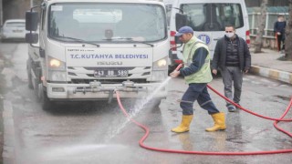 Kütahyada cadde ve sokaklar yıkanıyor