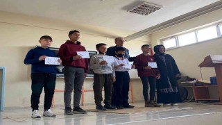 Kütahyada yarışmada dereceye giren öğrenciler ödüllendirildi