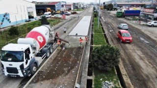 Kutlukent Bulvarı beton yolla yenileniyor