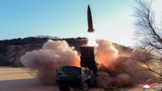 Kuzey Kore: Kim Jong Un gözetiminde yeni bir füze denemesi gerçekleştirildi