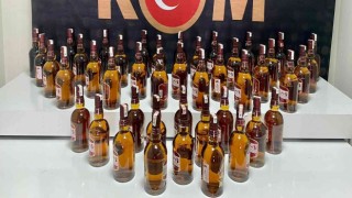 Litrelerce kaçak alkolü satamadan yakalandılar