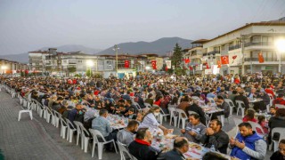 Mahalle iftarları binlerce kişiyi buluşturuyor