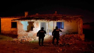 Mahalle ve çarşı bekçileri ilçenin huzuru için sürekli devriye geziyor