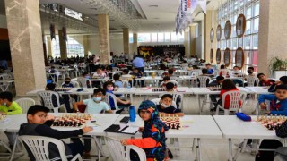 Manavgat 23 Nisan Satranç Turnuvasına 300 genç katıldı