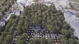Manisalılar Kadir Gecesinde Yunus Emre ve Tapduk Emre Türbesine akın etti