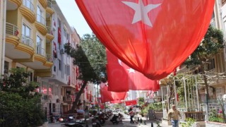 Marmaristeki bu sokak sekizinci kez 23 Nisan coşkusuna hazırlanıyor