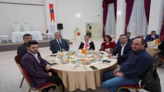 Meclis üyeleri ve muhtarlarla iftar yemeğinde bir araya geldi