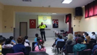 Mersin polisinden öğrencilere trafik eğitimi