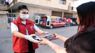 Mersinde günde 12 bin kişiye iftar yemeği ulaştırılıyor