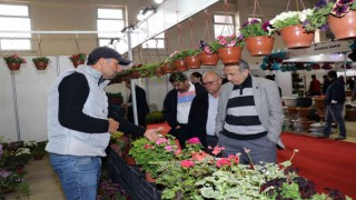 Mesir Çiçek Fuarı kapılarını açtı