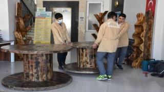 Meslek lisesi öğrencileri atık malzemelerden 3. kütüphaneyi kurdu