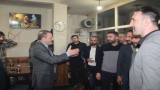 MHP il Başkanı Karataş iftar sonrası Şükrü Paşada esnaf ve vatandaşlarla bir araya geldi