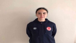 Milli takımın kalesi Turgutlu Belediyesporlu Betüle emanet