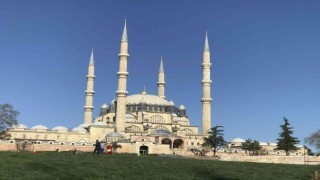 Mimar Sinanın şaheseri Selimiyenin silueti bozuldu