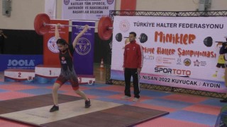 Minik Halterciler Kuyucakta yarıştı