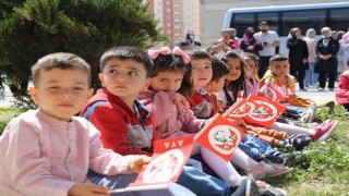 Minikler, büyükşehir kütüphanelerinde doyasıya eğlendi