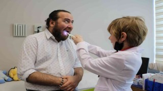 Minikler doktor oldu, sağlıkçılarla şarkılar söyledi