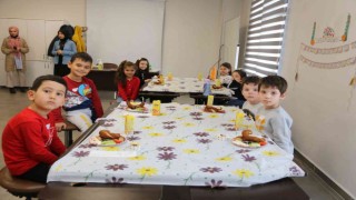 Minikler iftar sofrasında buluştu