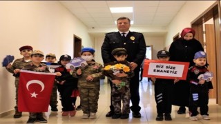 Minikler Polis Haftasını kutladı