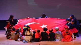 Miniklerden 23 Nisana özel gösteri