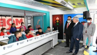 Mobil Trafik Eğitim Tırı öğrencilere eğitim verdi
