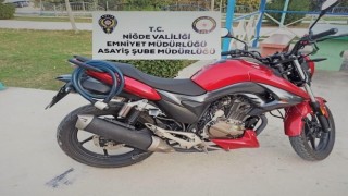 Motosiklet hırsızı bekçilerden kaçamadı