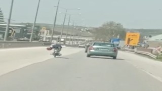 Motosiklet üzerinde akrobatik hareketler yapan sürücüye ceza